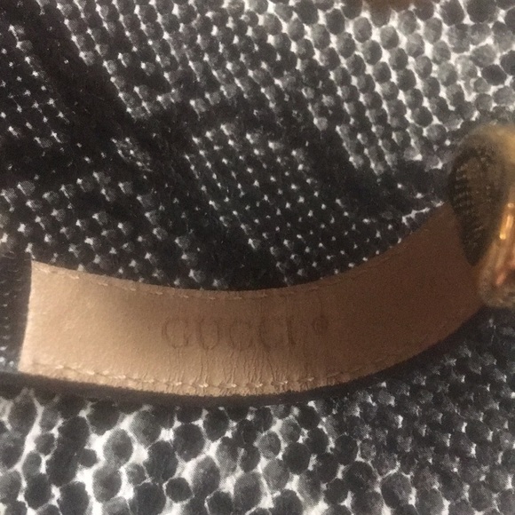 Gucci watch never worn!! - Picture 5 of 6